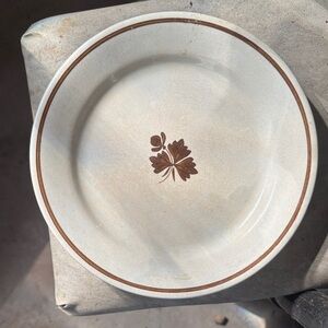 Elegant Alfred Meakin Gold Tea Leaf Plate